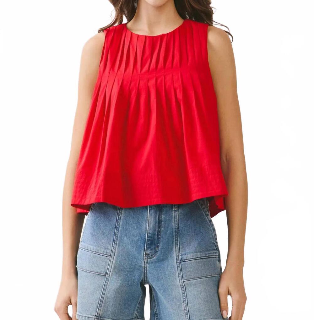 NEW TCEC sleeveless pleated tank top in red